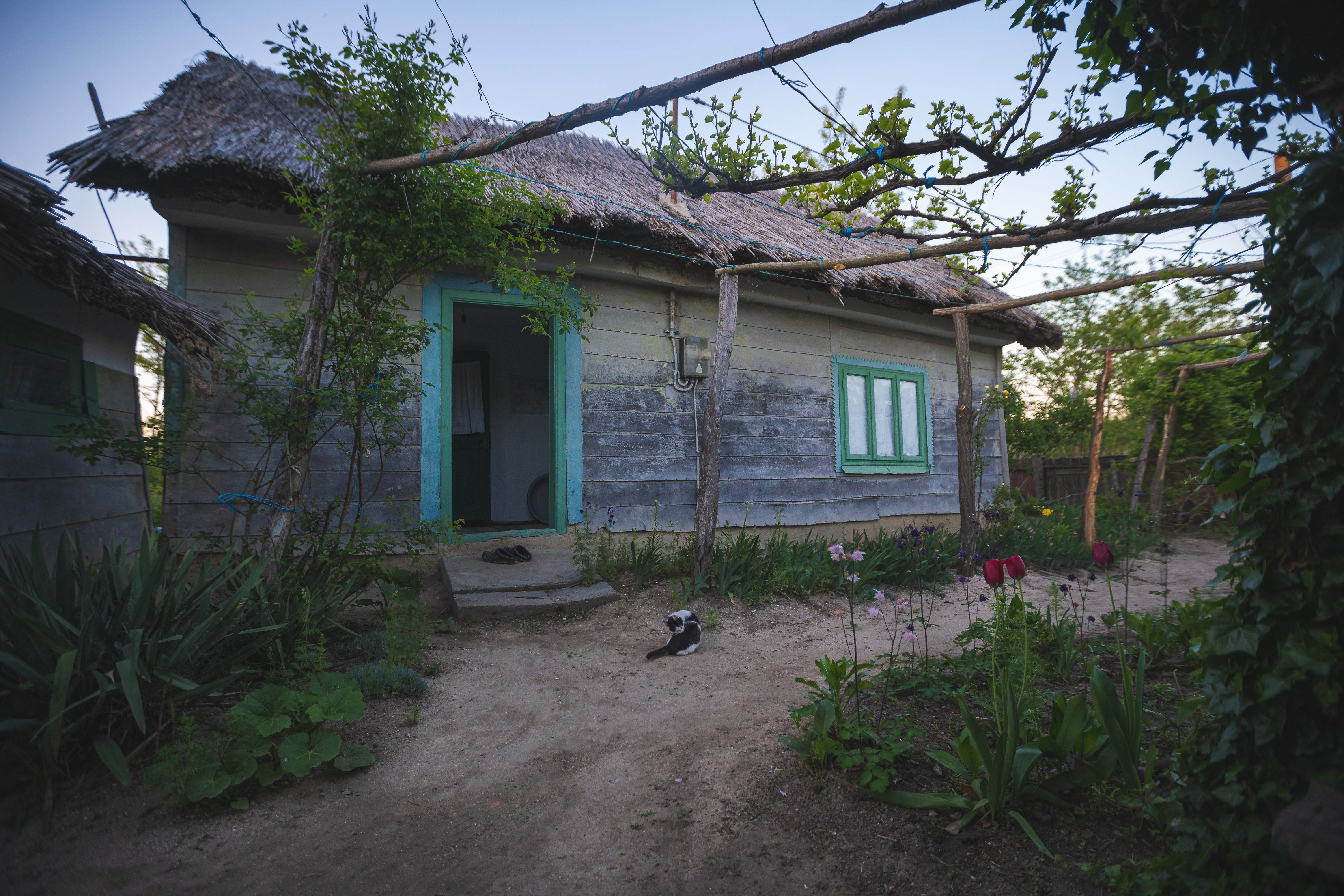 alongtheearth_Periprava_house