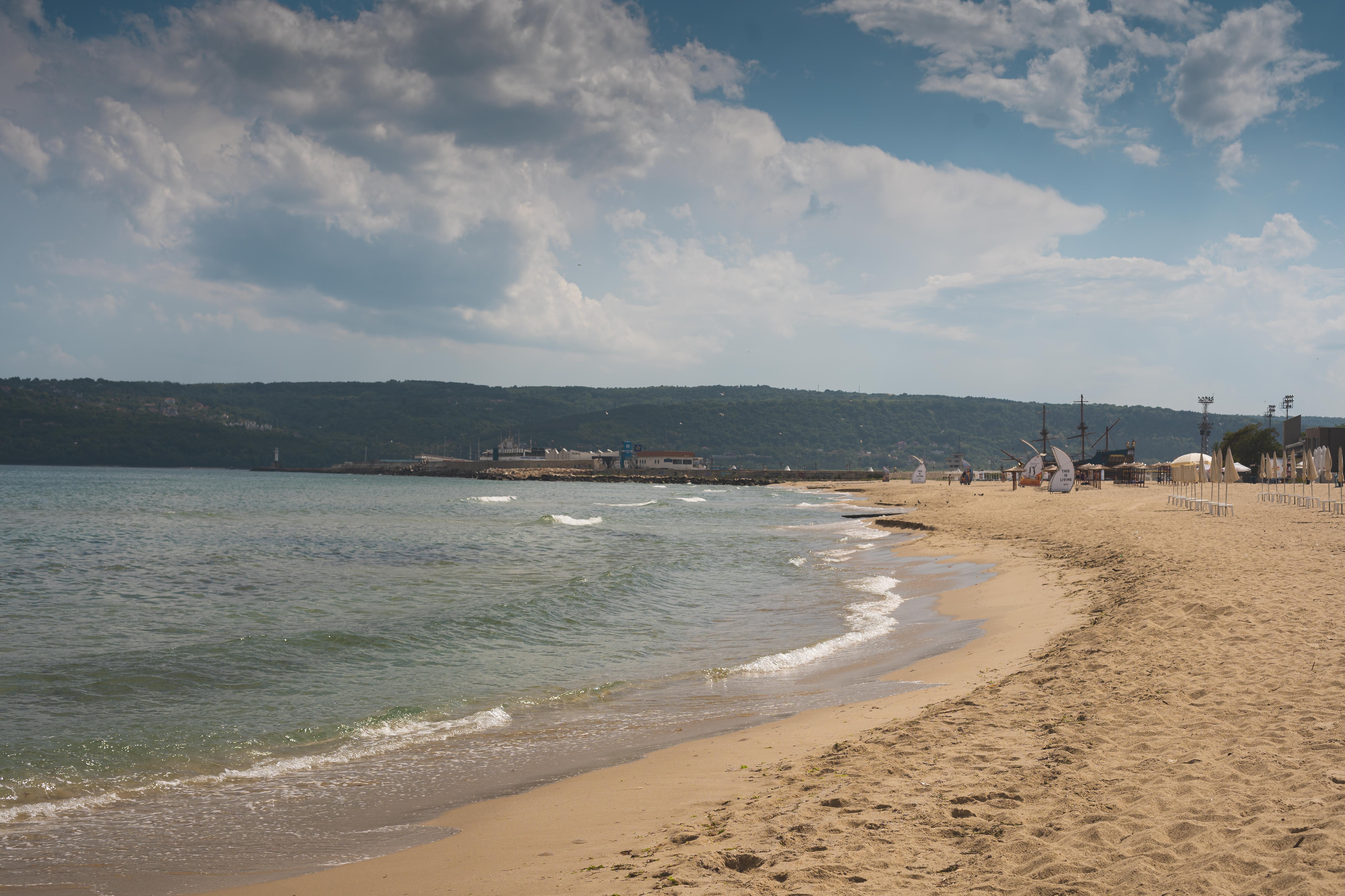 alongtheearth_Varna_Beach
