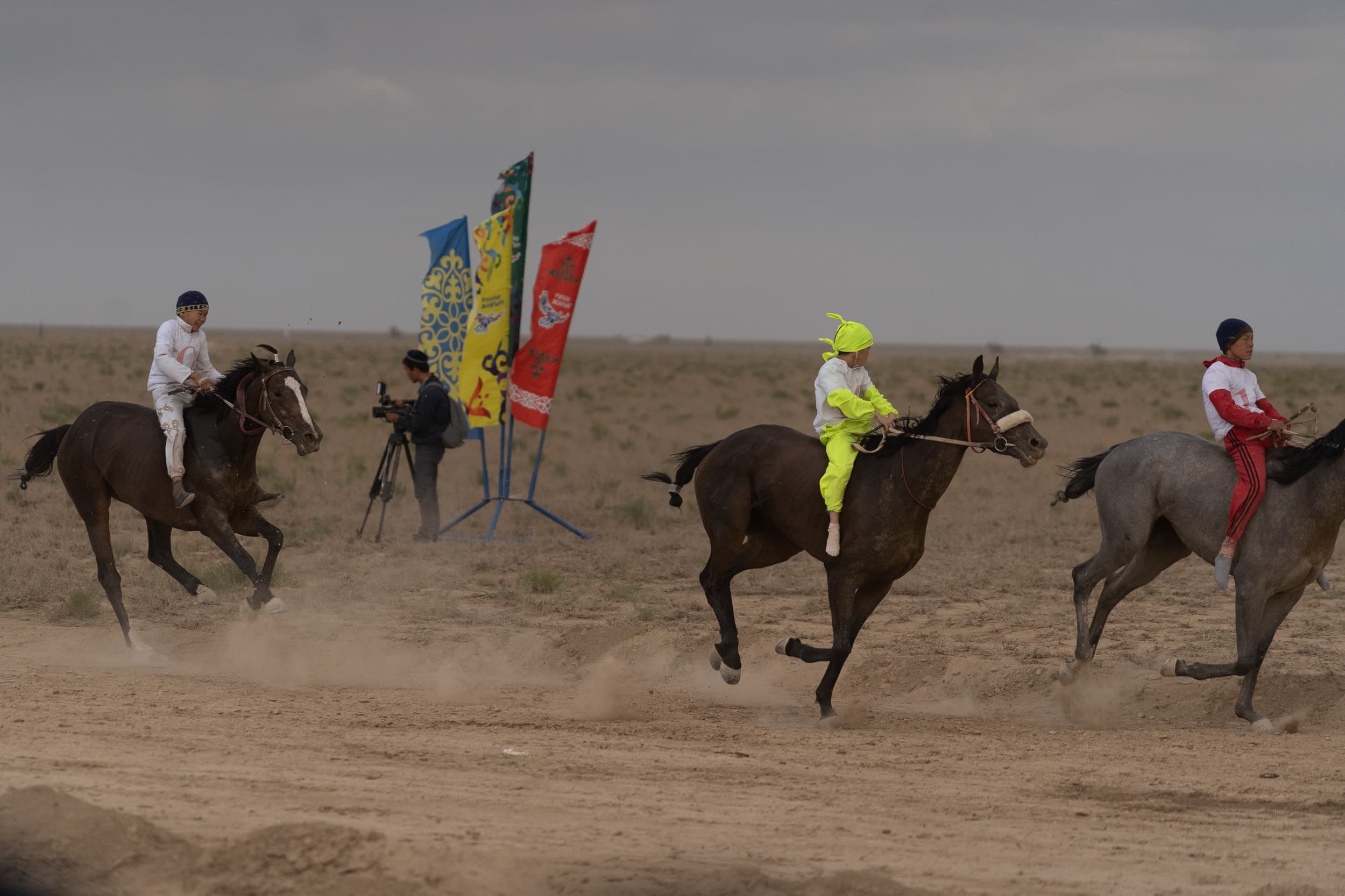 kids horse racing Kazakhstan kids horse racing Kazakhstan