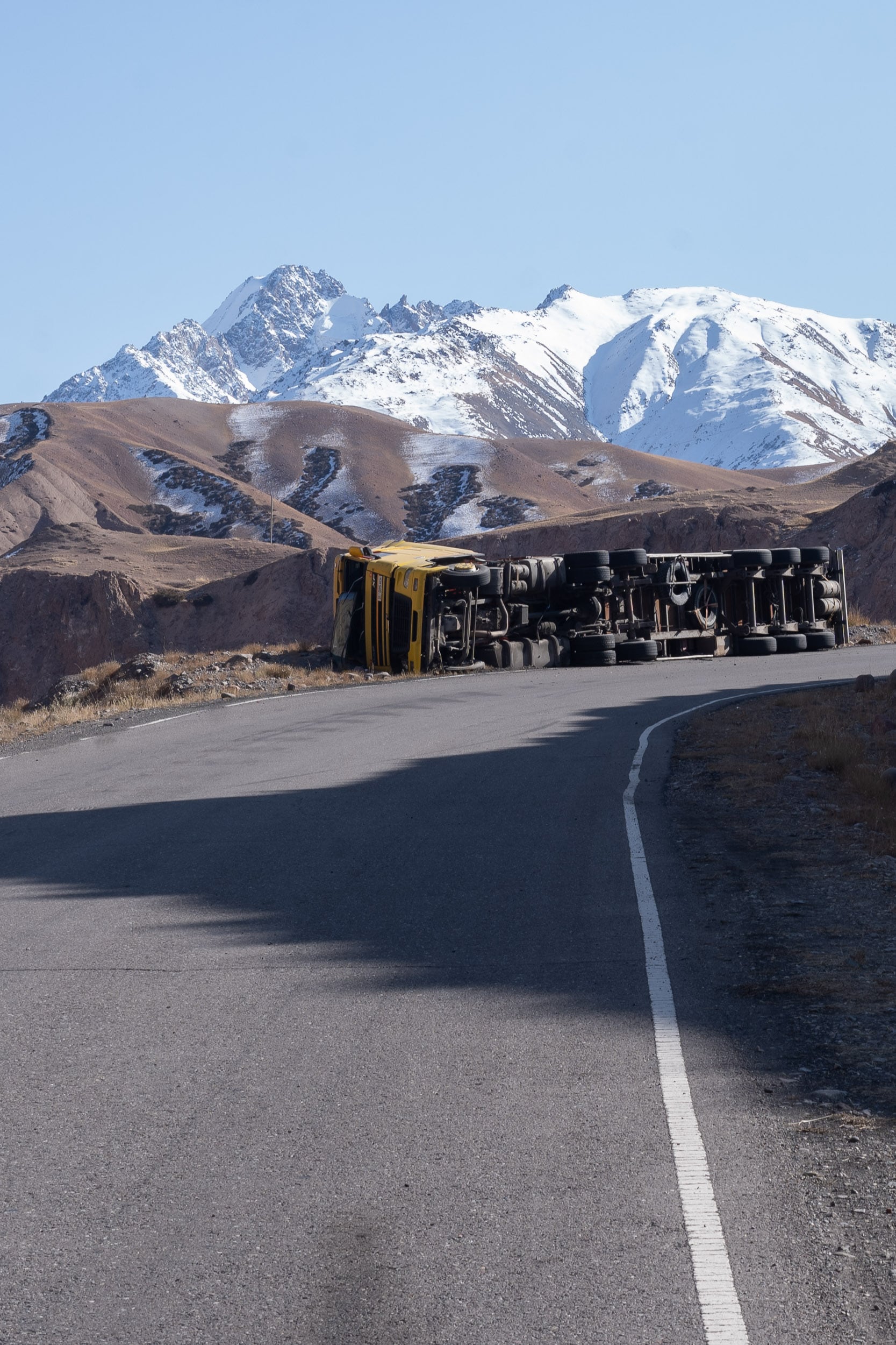Irshketam pass truck Irshketam pass truck