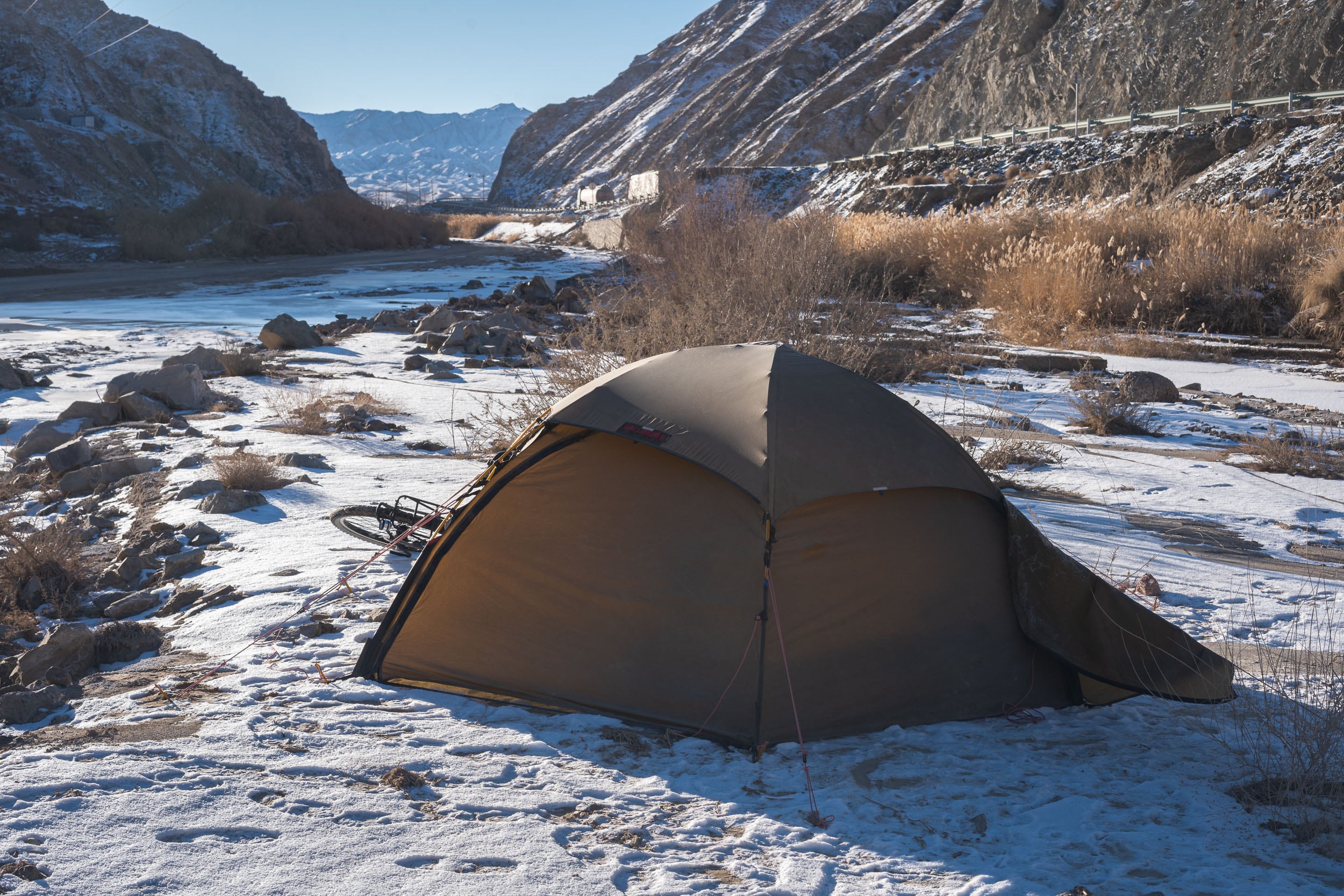 winter camping Taklamakan