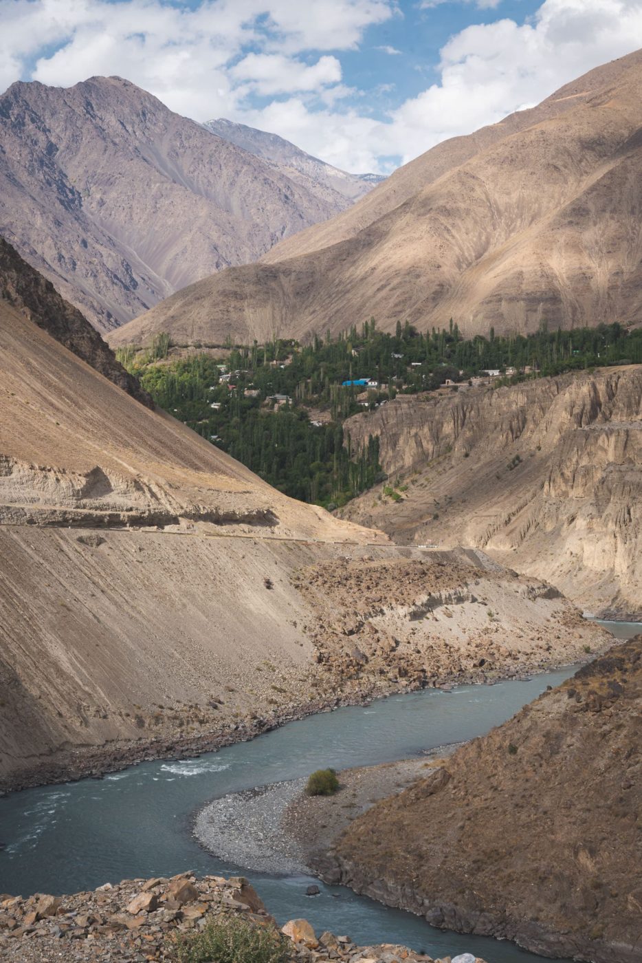 Tadjikistan-mountain-village